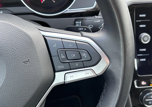 Volkswagen Passat cena 92900 przebieg: 129436, rok produkcji 2020 z Józefów małe 781